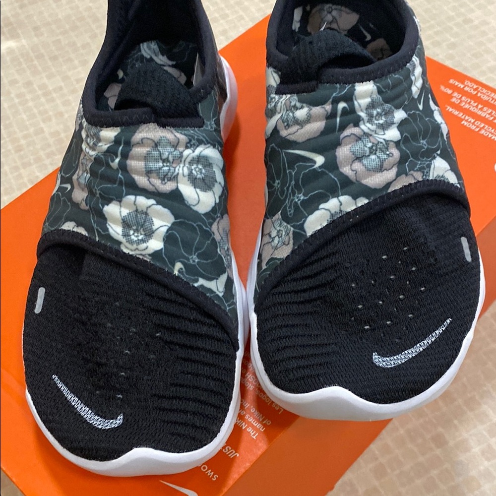 Nike Black and White Athletic Shoes with Slip-On Design and Breathable Upper